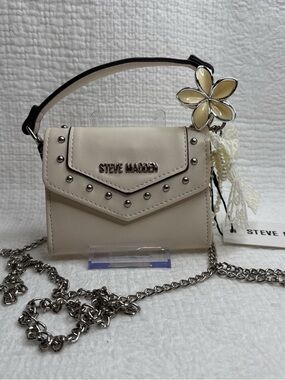 Steve Madden Vanilla Wallet On A String with Crossbody Chain ⛓️‍💥✨